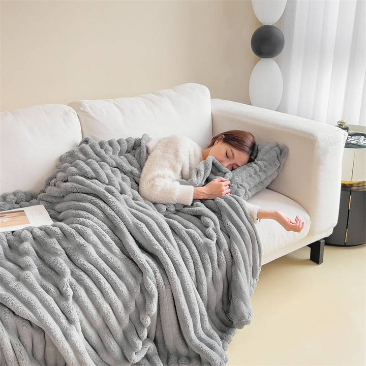 Fleece Blanket Soft Lightweight Warm – Cozy Throw for Couch & Bed, Breathable Comfort for Winter Nights