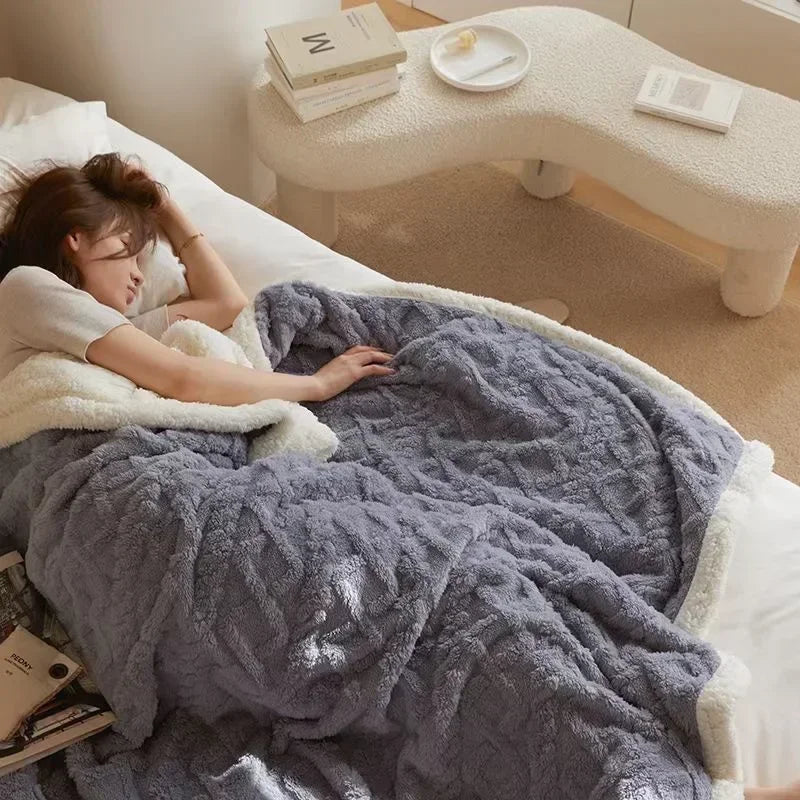 Fleece Blanket Thick Winter Lightweight – Soft, Breathable & Warm, for Couch, Bed & Travel Use
