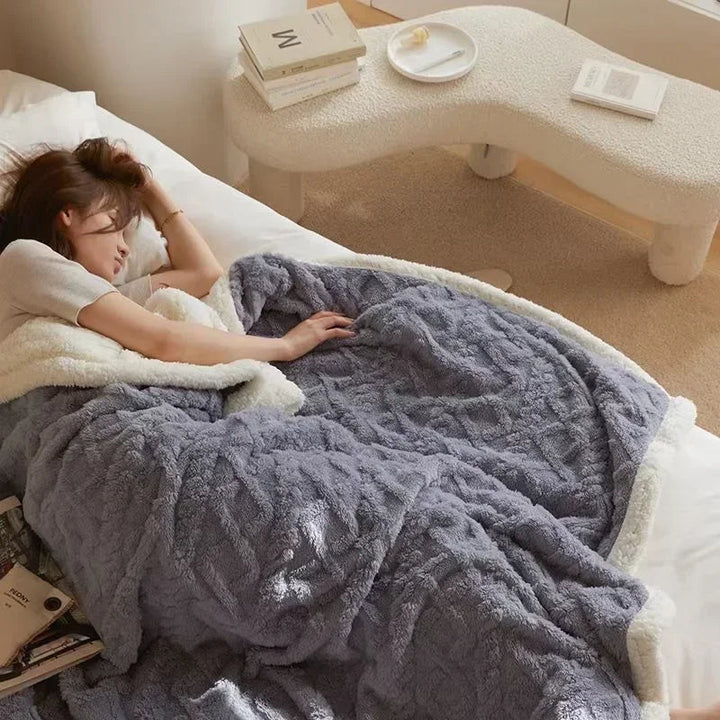 Fleece Blanket Thick Winter Lightweight – Soft, Breathable & Warm, for Couch, Bed & Travel Use