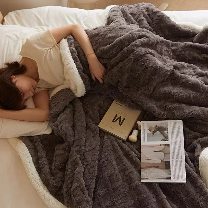 Fleece Blanket Thick Winter Lightweight – Soft, Breathable & Warm, for Couch, Bed & Travel Use