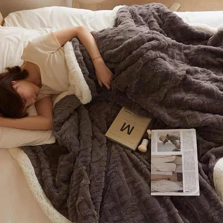 Fleece Blanket Thick Winter Lightweight – Soft, Breathable & Warm, for Couch, Bed & Travel Use