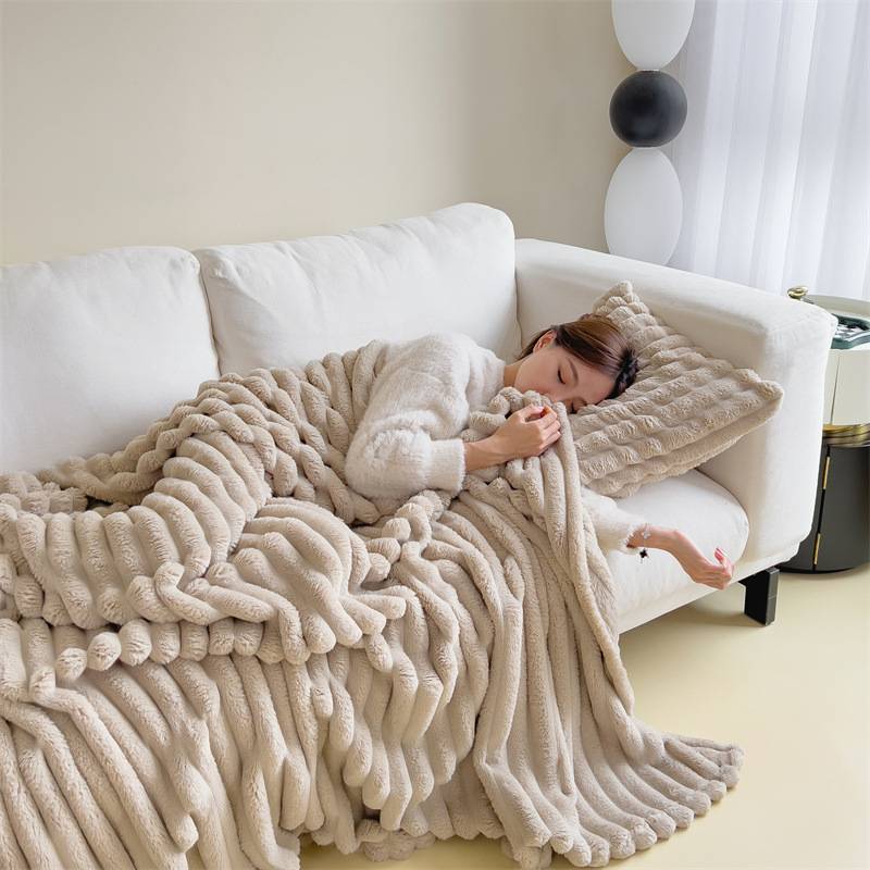 Fleece Blanket Soft Lightweight Warm – Cozy Throw for Couch & Bed, Breathable Comfort for Winter Nights