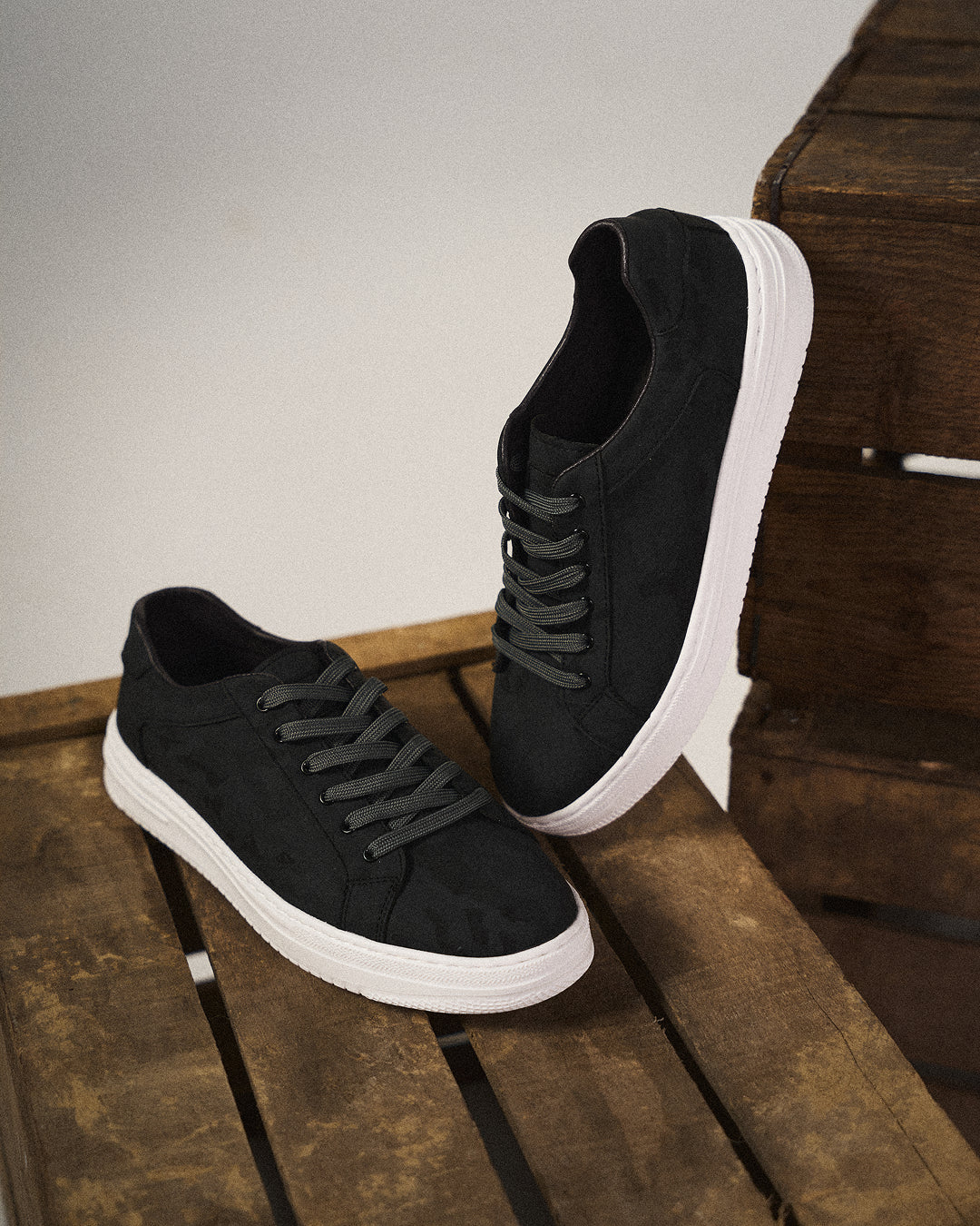 Marco | Men's Low-Top Lace-Up Sneakers