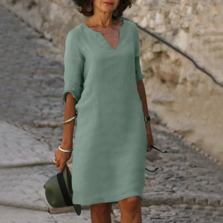 Mirela | Women's V-Neck Three Quarter Sleeve Shift Dress