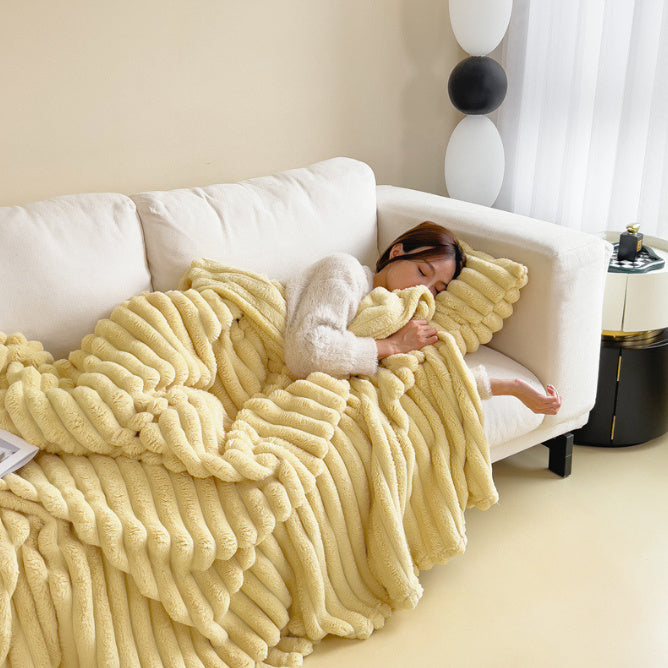 Fleece Blanket Soft Lightweight Warm – Cozy Throw for Couch & Bed, Breathable Comfort for Winter Nights